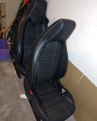 ricambi tappezzeria Mercedes gla 