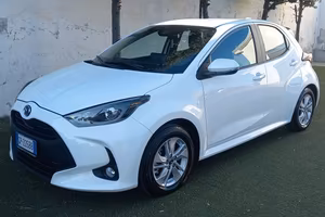 Mazda 2 Hybrid 32000km 16000 euro