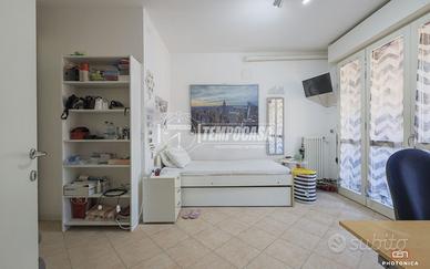 AMPIO QUADRILOCALE CON TERRAZZO IN CIRENAICA
