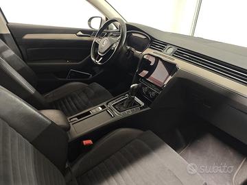 VOLKSWAGEN Passat Variant 2.0 TDI DSG Highline Blu