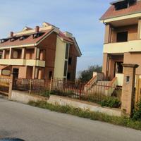 Complesso di 13 ville a schiera