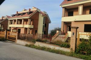 Complesso di 13 ville a schiera