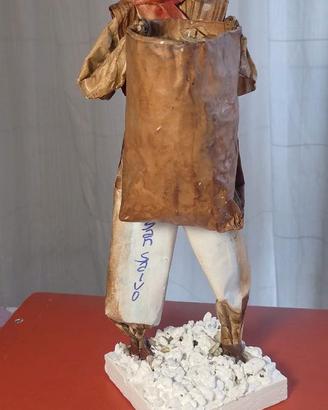 2 statuine di cartapesta Pugliesi