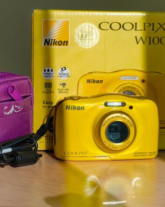 Nikon Coolpix W100 • 13.2MP • Y2K • Testata