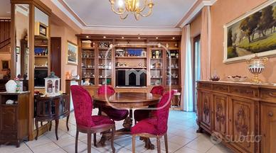 Villa di 200 m² con 5 locali a Monte Compatri