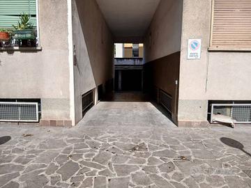 Box / Garage di 11 m² a Milano
