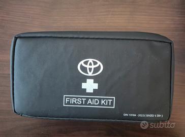 kit primo soccorso Toyota Yaris