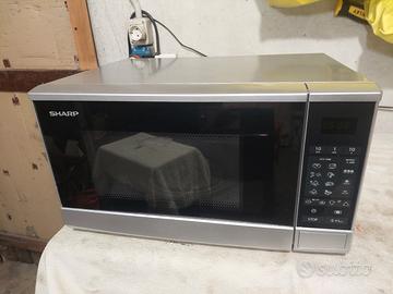 Microonde SHARP digitale perfetta pari al nuovo. 