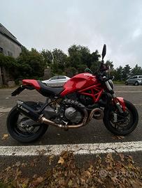 DUCATI MONSTER 821 