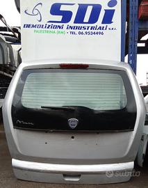 Portellone lancia musa