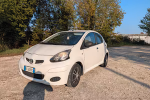 Toyota Aygo 5 Porte 10-2011 Now Connect