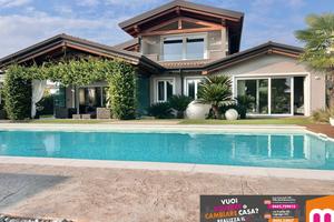 Villa contemporanea con piscina a Legnago