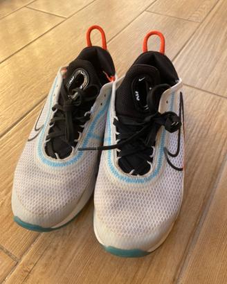 Nike Air Max 2090 CT7698 100, taglia 37.5