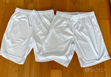 Coppia pantaloncini sportivi