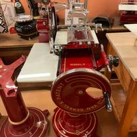 Affettatrice Berkel modello 9H restaurata rossa