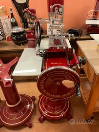 Affettatrice Berkel modello 9H restaurata rossa