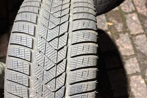 Pirelli sottozero 3 runflat XL 19 255 35 e 225 40