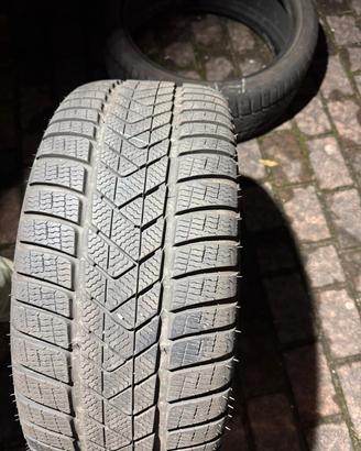 Pirelli sottozero 3 runflat XL 19 255 35 e 225 40