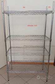scaffale in metallo