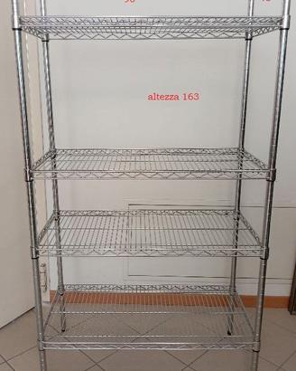 scaffale in metallo