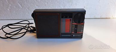 Radio portatile d'epoca prodotta da Metiodo Ha un