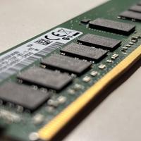 2x SAMSUNG 8GB DDR4 2133P