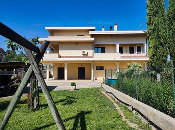 304 bis Porzione di villa Collecorvino