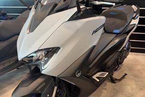 Yamaha TMAX 560 ABS ICON GREY (GARANZIA 12 MESI)