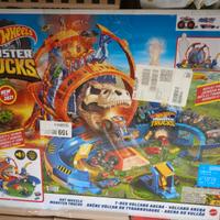 PISTA HOT WHEELS " ARENA DEL VULCANO" NUOVA