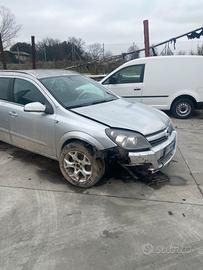 Macchina opel astra 2005