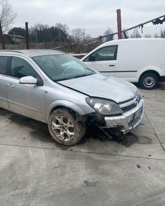 Macchina opel astra 2005