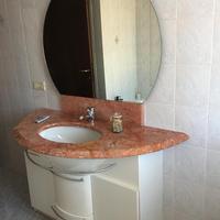 Mobiletto bagno compreso di specchi