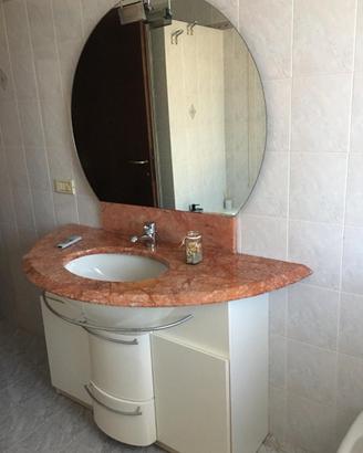 Mobiletto bagno compreso di specchi