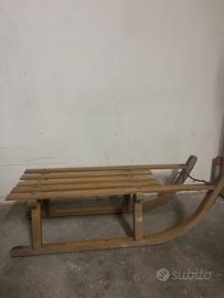Slittino vintage in legno