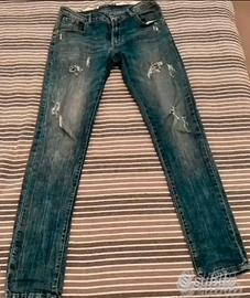 Jeans strappi