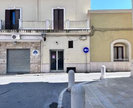 Locale commerciale in zona centrale - 53 mq