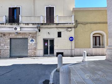 Locale commerciale in zona centrale - 53 mq