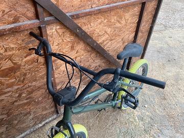 Bucicletta BMX