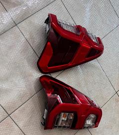 Fanali posteriori toyota hilux