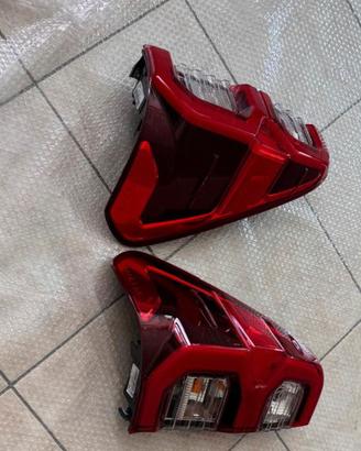 Fanali posteriori toyota hilux
