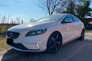Volvo V40 D2 R-Design