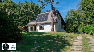 Villa di 440 m² con 4 locali e box auto a Cantù