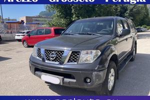 NISSAN Navara 2.5 dCi 4 porte Double Cab LE