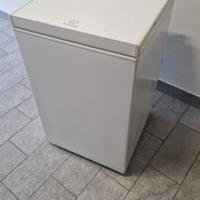 Congelatore a pozzo Indesit 100L