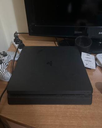 PS4 SLIM + 5 GIOCHI(GTA V, SPIDER-MAN) +CONTROLLER