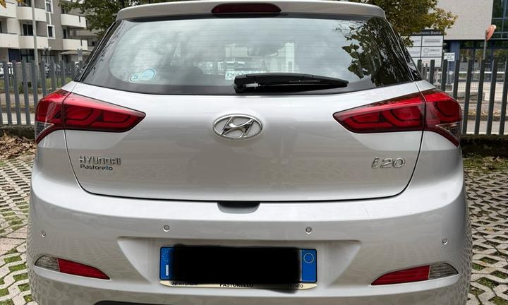 Hyundai i20 2015 tenuta bene