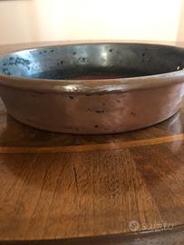 Stoviglia antica in rame