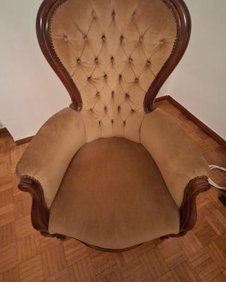 Poltrona Tronetto classica in velluto e legno