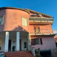 6 vani con posto auto e cantina via molara