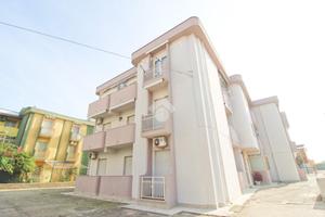 5 LOCALI A CAMPOMARINO